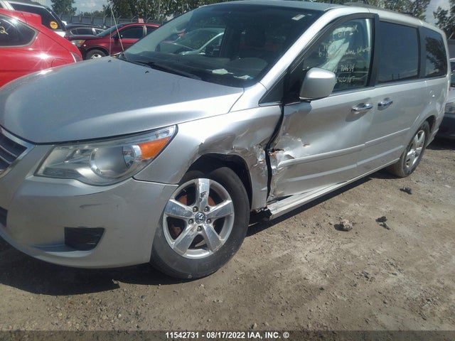 Volkswagen Routan 2011 2V4RW5DGXBR766634 Image 7