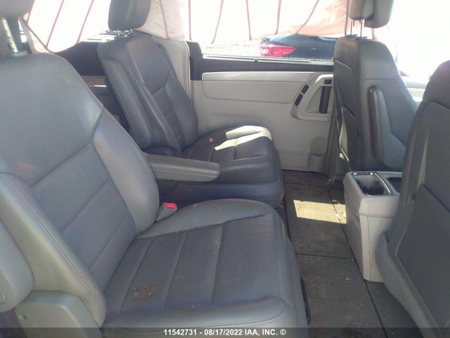 Volkswagen Routan 2011 2V4RW5DGXBR766634 Image 9