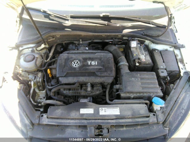 3VWG17AU6JM256533 Volkswagen Golf Comfortline