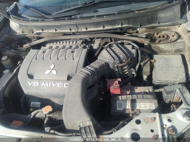 JA4MT31X08Z600752 Mitsubishi Outlander