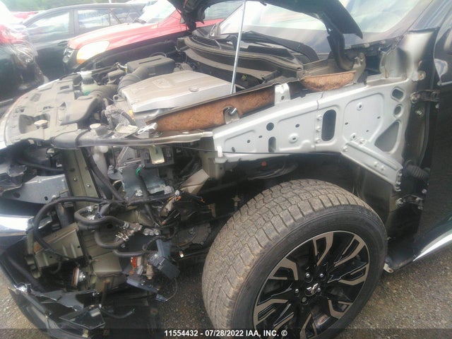 JA4J24A52JZ620193 Mitsubishi Outlander Se/gt