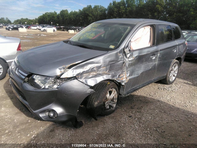 JA4AZ3A34EZ012119 Mitsubishi Outlander Se