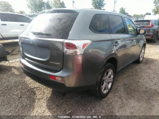 JA4AZ3A34EZ012119 Mitsubishi Outlander Se
