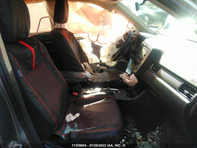 JA4AZ3A34EZ012119 Mitsubishi Outlander Se