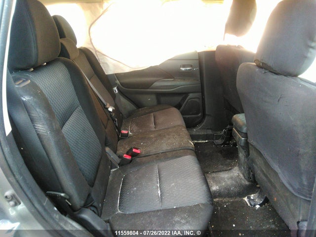JA4AZ3A34EZ012119 Mitsubishi Outlander Se