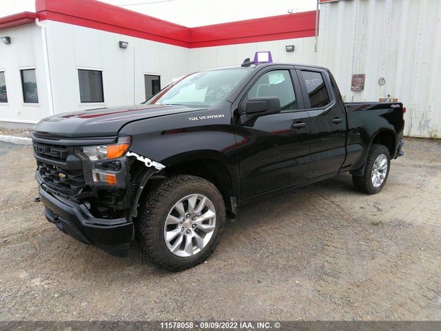 Chevrolet Silverado K1500 Custom 2022 1GCRDBEK9NZ536613 Image 2