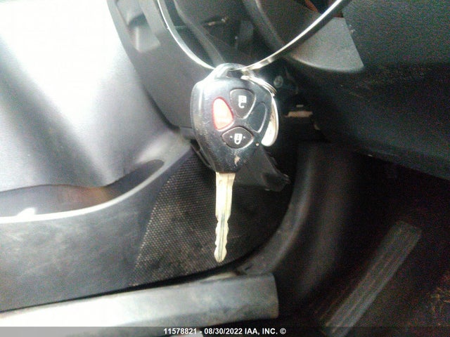 Toyota Corolla Matrix 2011 2T1KU4EE9BC689182 Image 3