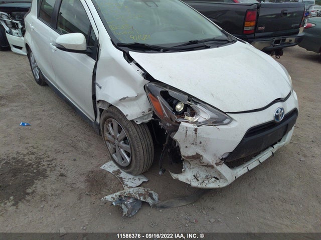 Toyota PRIUS C 2017 JTDKDTB3XH1593653 Image 7