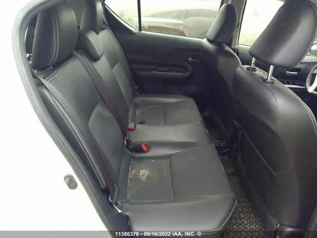 Toyota PRIUS C 2017 JTDKDTB3XH1593653 Image 9