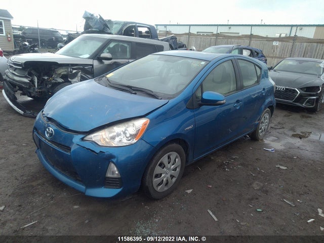 Toyota PRIUS C 2013 JTDKDTB30D1538350 Image 2