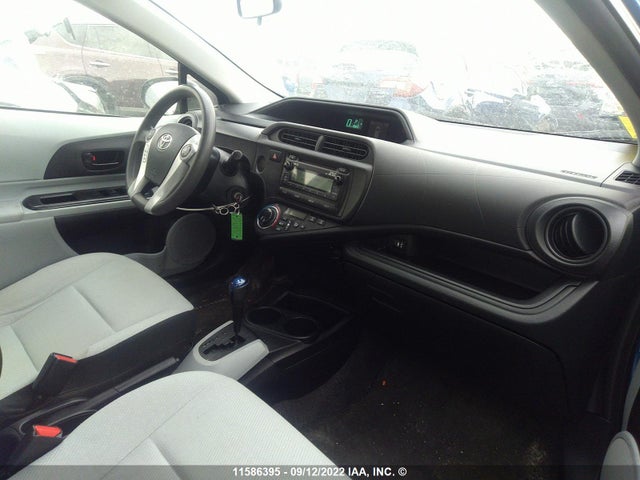 Toyota PRIUS C 2013 JTDKDTB30D1538350 Image 6