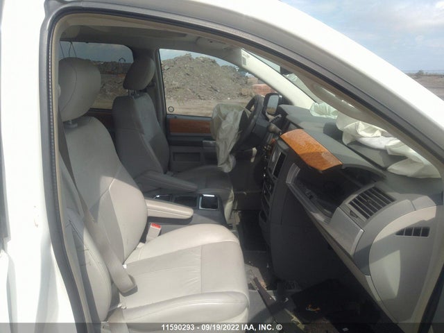 2A8HR64X09R553195 Chrysler Town & Country Limited