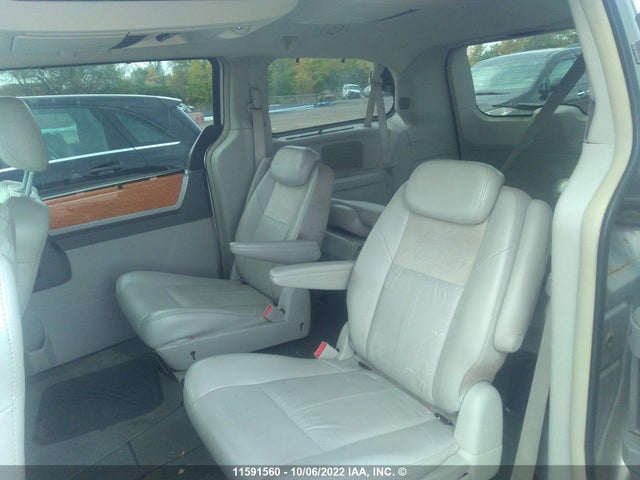 2A8HR64X59R703303 Chrysler Town & Country Limited