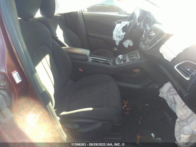 1C3CCCFB5GN177062 Chrysler 200 LX