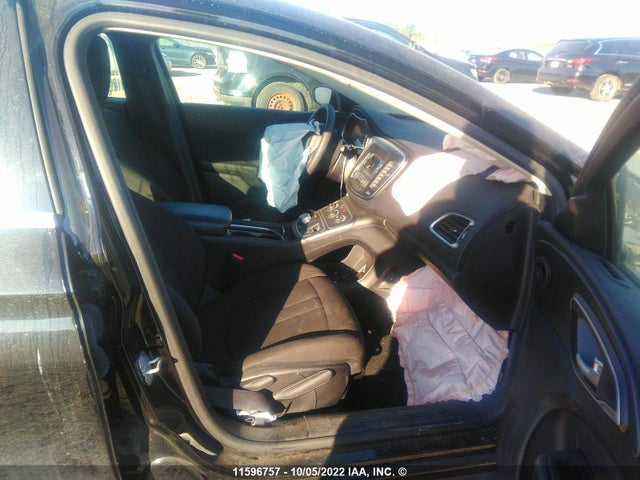 1C3CCCFB5FN734938 Chrysler 200 LX