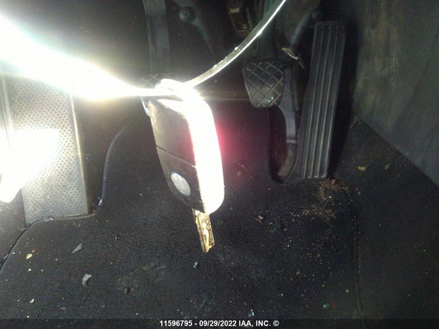 Volkswagen Rabbit 2007 WVWAR71K77W115849 Image 3