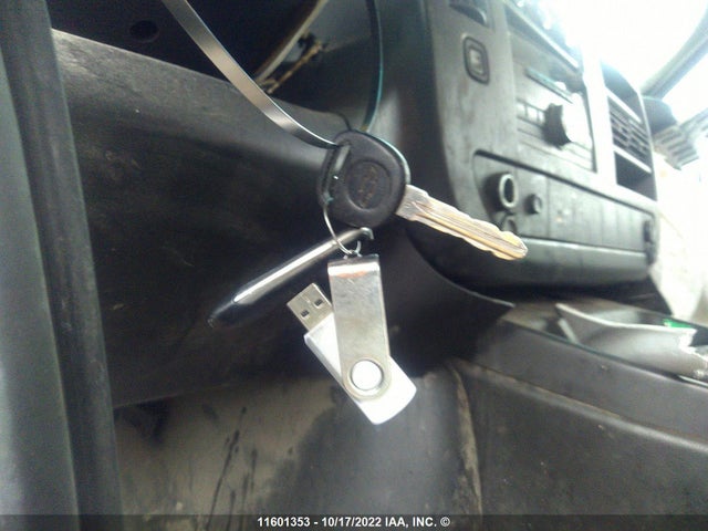 Chevrolet Express G2500 2011 1GCWGFFA2B1130741 Image 11