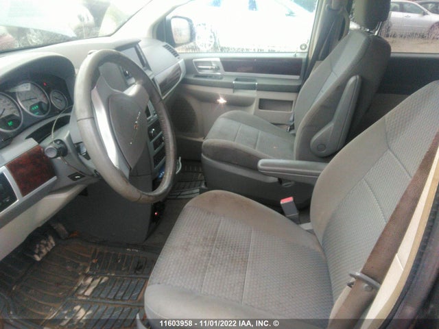 2A4RR5DX9AR256964 Chrysler Town & Country Touring