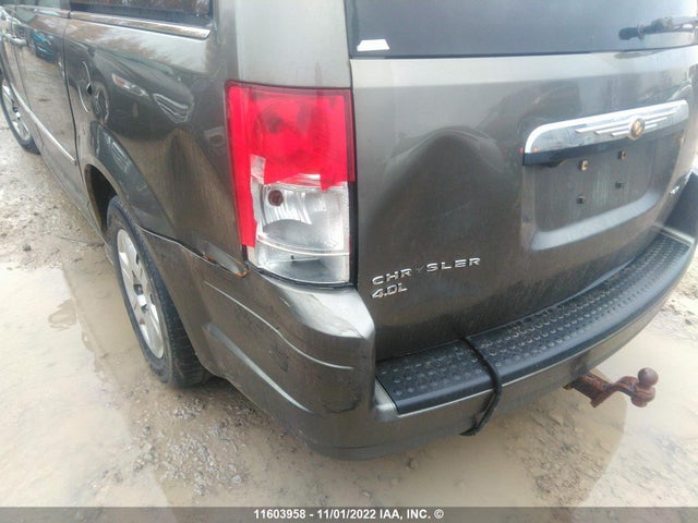 2A4RR5DX9AR256964 Chrysler Town & Country Touring