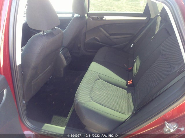 1VWAA7A33JC025992 Volkswagen Passat S/r-line