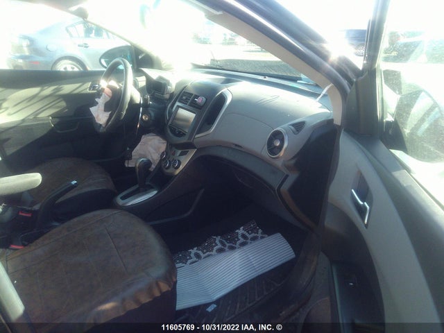 Chevrolet SONIC LT 2015 1G1JC6SH5F4183326 Image 6