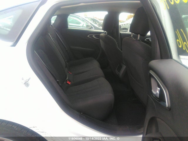 1C3CCCFB7FN682616 Chrysler 200 LX