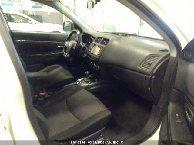 JA4AJ3AU5HZ604214 Mitsubishi RVR SE