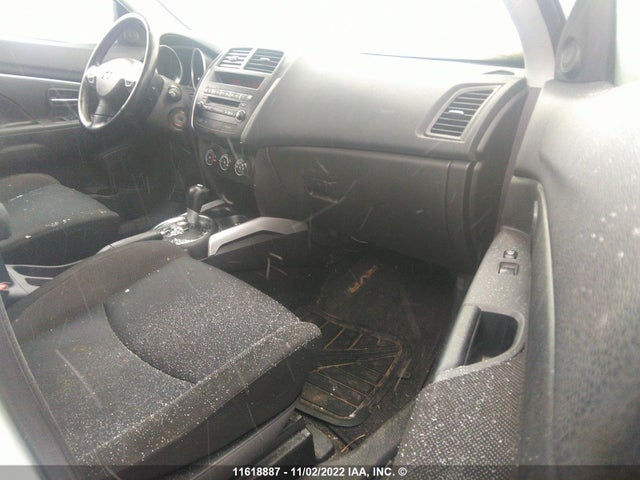 JA4AJ3AU4CZ602138 Mitsubishi RVR SE