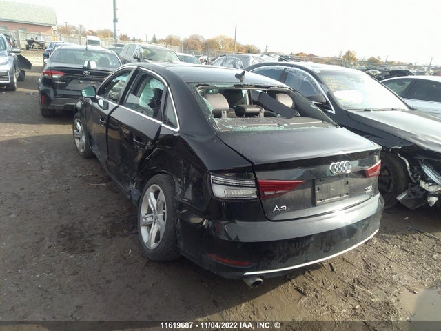 WAUB8GFF8J1001878 Audi A3 PREMIUM