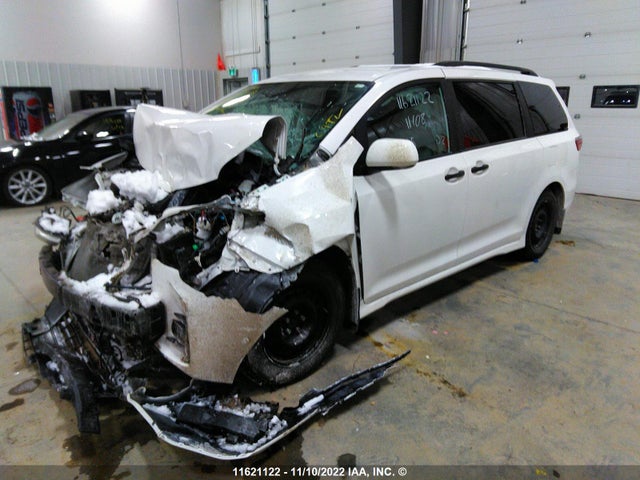 Toyota SIENNA 2019 5TDZZ3DC5KS997306 Image 2