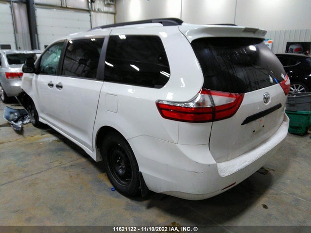 Toyota SIENNA 2019 5TDZZ3DC5KS997306 Image 4