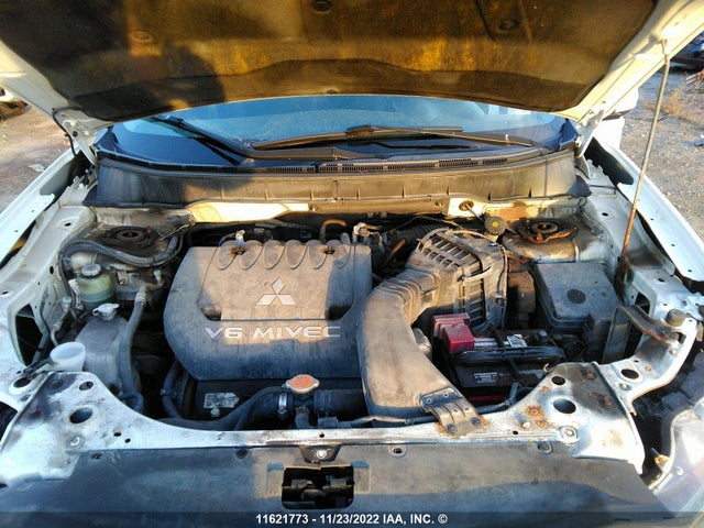 JA4JT3AX0CU606978 Mitsubishi Outlander Se
