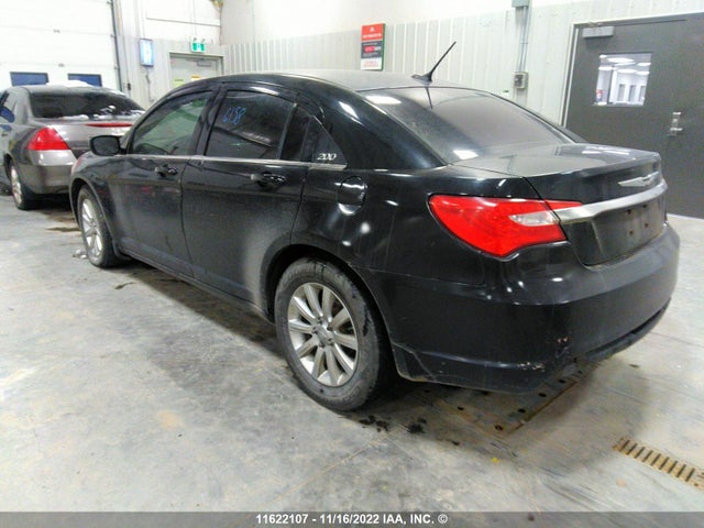 1C3CCBAB3EN229741 Chrysler 200 LX