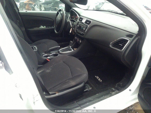 1C3CCBAB9DN668103 Chrysler 200 LX