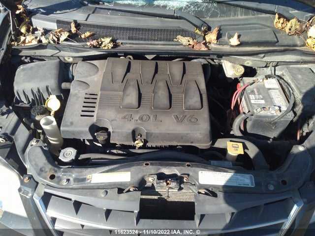 2A4RR5DXXAR256973 Chrysler Town & Country