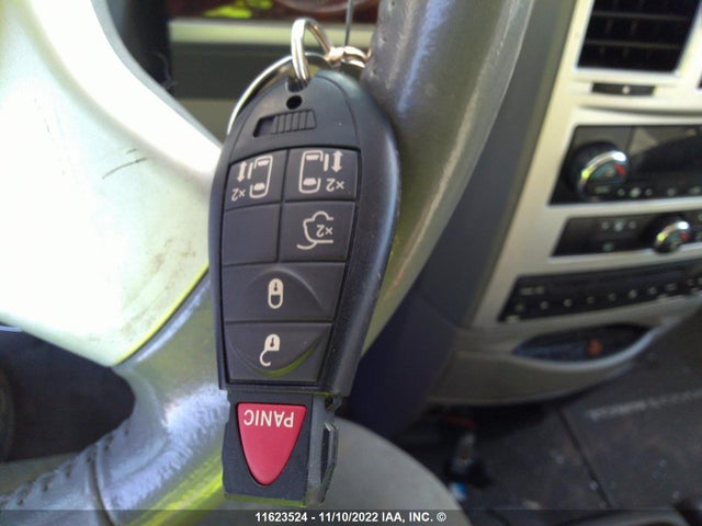 2A4RR5DXXAR256973 Chrysler Town & Country