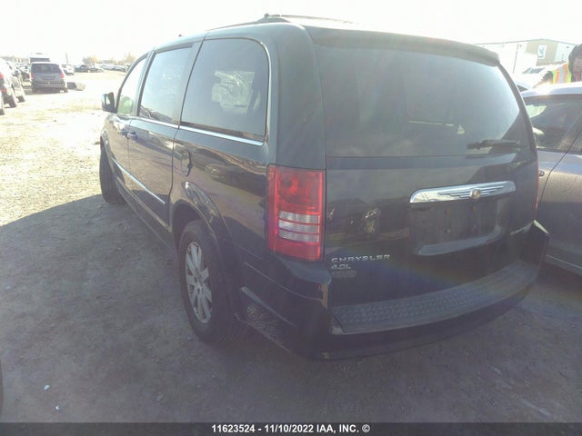 2A4RR5DXXAR256973 Chrysler Town & Country
