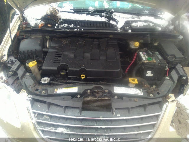 2A4RR5DX2AR184098 Chrysler Town & Country Touring