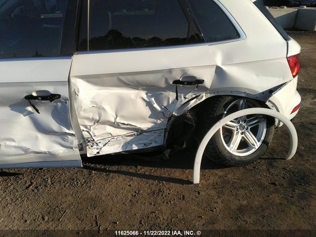 WA1BNAFY1K2033703 Audi Q5 Premium Plus