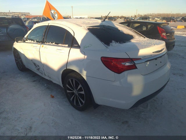 1C3CCBHG9DN603060 Chrysler 200 S