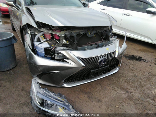 58AB21B15MU012758 Lexus ES 300H