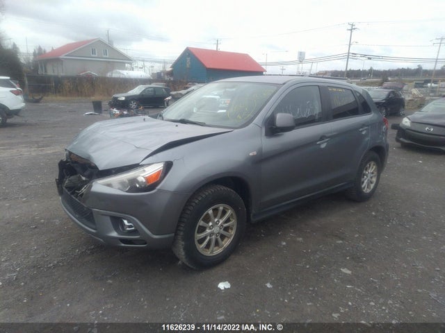 JA4AH3AU8CZ601084 Mitsubishi RVR SE