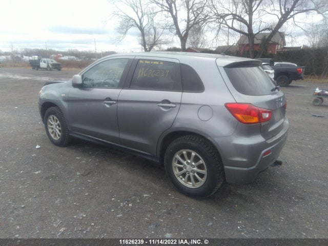JA4AH3AU8CZ601084 Mitsubishi RVR SE