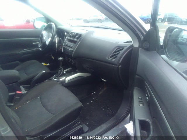 JA4AH3AU8CZ601084 Mitsubishi RVR SE