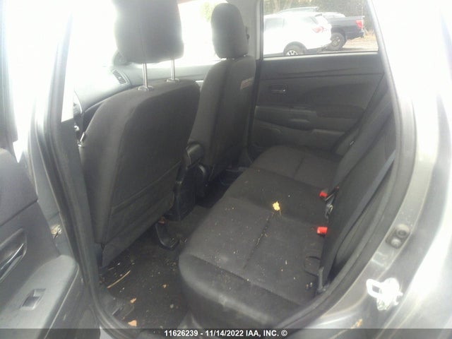 JA4AH3AU8CZ601084 Mitsubishi RVR SE