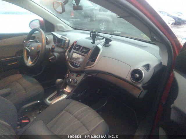 Chevrolet Sonic 2015 1G1JC5SH8F4117184 Image 6