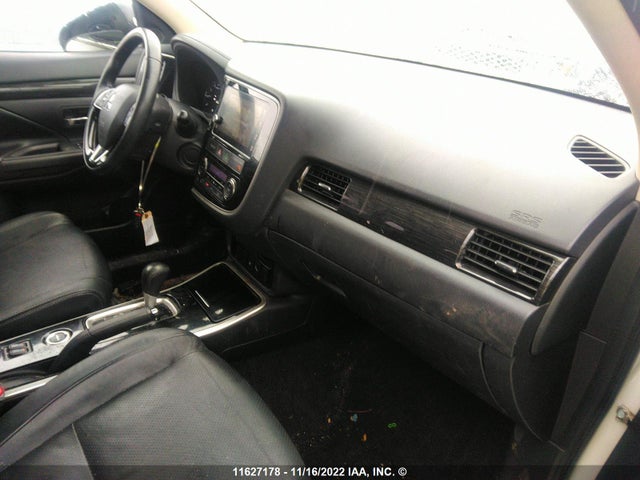 JA4AZ2A35HZ612162 Mitsubishi Outlander Es