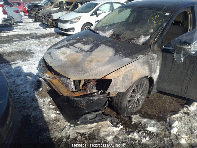 3VWL07AJ1EM441599 Volkswagen JETTA SEL