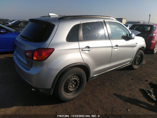 JA4AJ4AW8HZ605896 Mitsubishi Rvr Se Limited/gt
