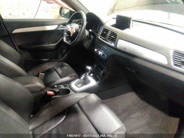 WA1JCCFS5JR010102 Audi Q3 Premium Plus